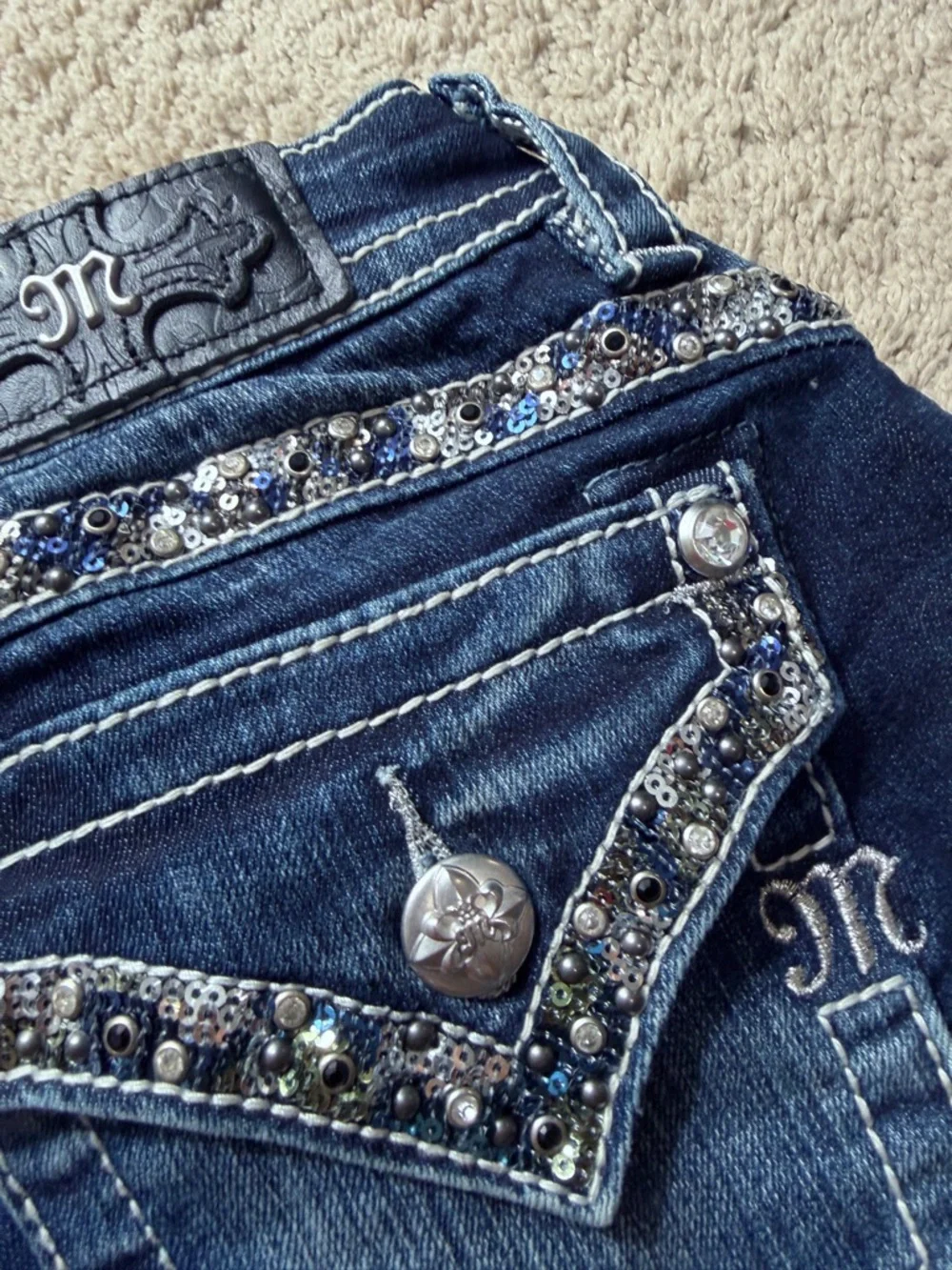 Womens Miss Me Jeans Size 25 Mid Rise Straight Rhinestone Y2K Sequins Blue Denim - Picture 3 of 9